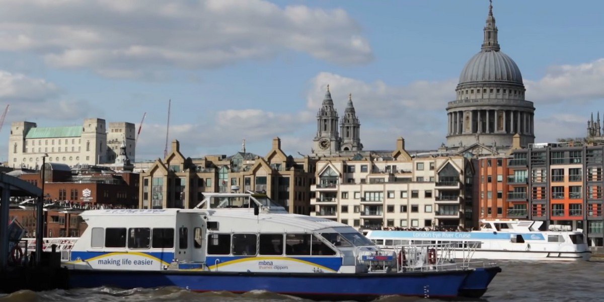 Sightseeing London Thames River Cruise with Tea on Board, photo 2