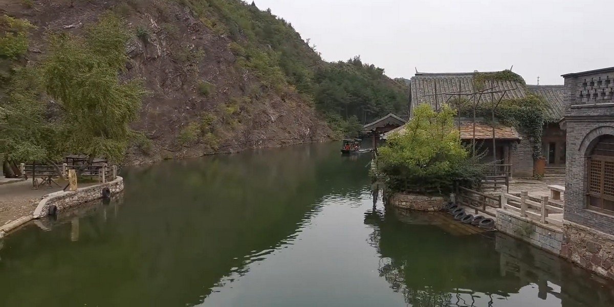 2-Day Tour with Hotel Accommodation to the Great Wall and Guibei Water Town, photo 2