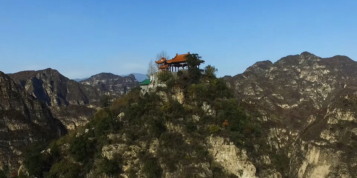 Private Guided Tour to Longqing Gorge and Dingling at the Ming Tombs