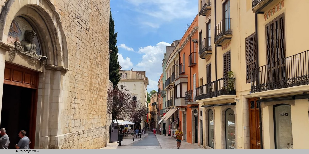 Girona and Dali Museum in Figueres from Barcelona in a Small Group Tour