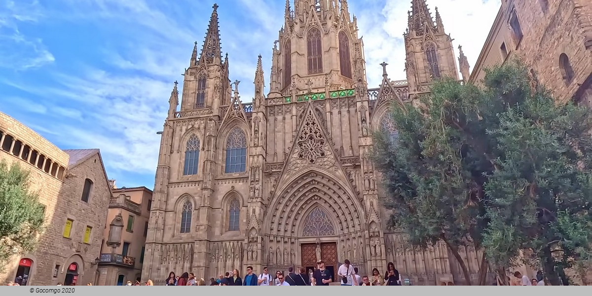 The Most Popular Landmarks of Barcelona in one Day: Sagrada Familia, Park Guell and Old Town