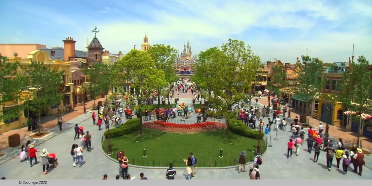 Trip to the Shanghai Disneyland with Private Transfer