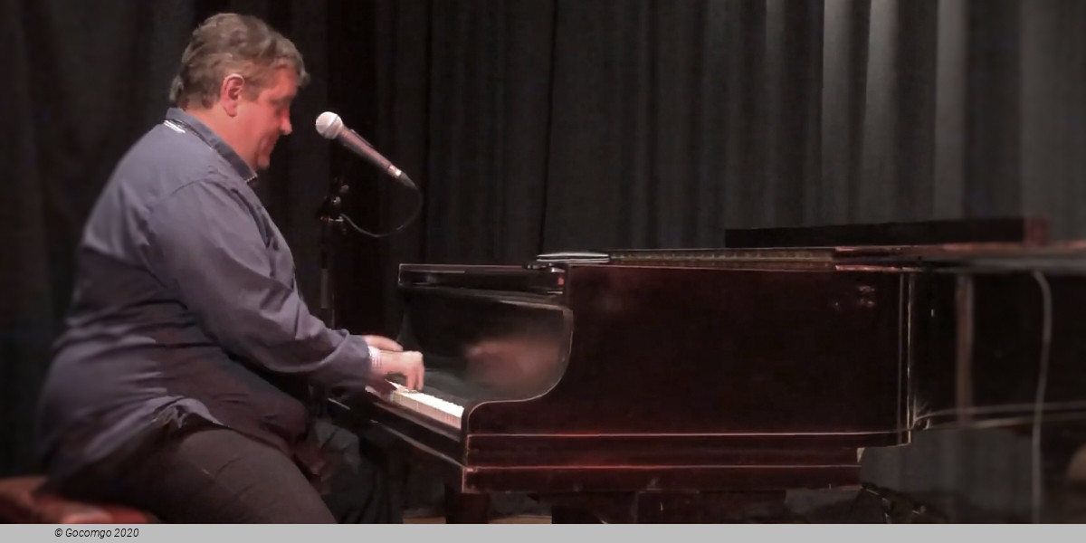 Ben Waters: ...a man and his piano, photo 1