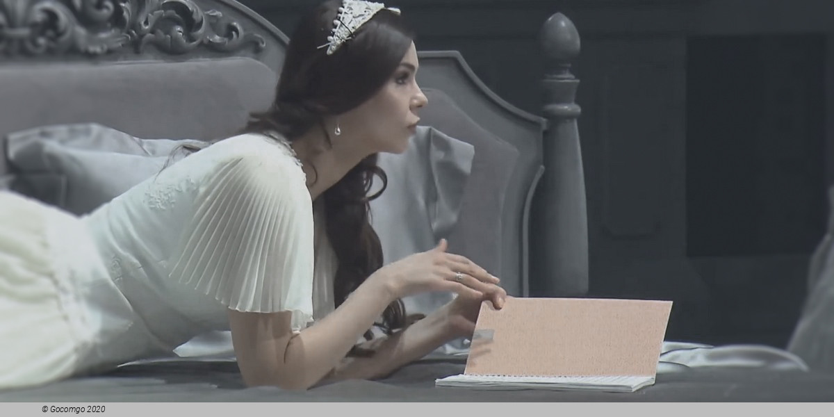 The Lady of the Camellias, photo 4