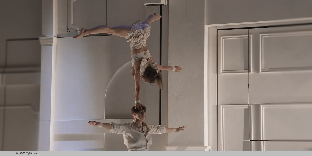 Cirque Le Roux: Entre chiens et louves