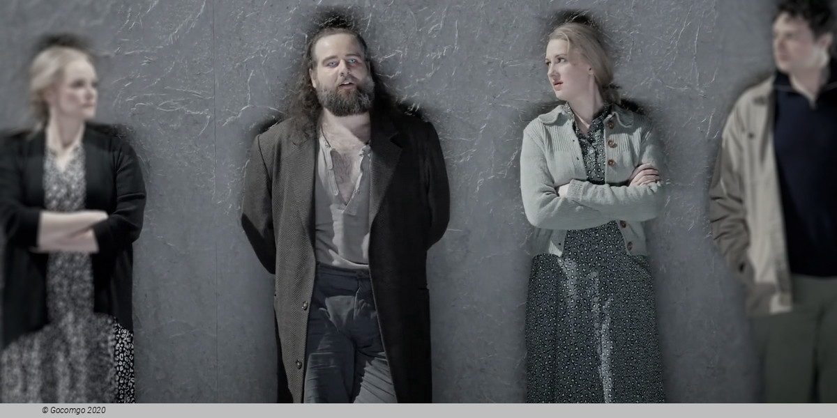 Adriana Mater, photo 1